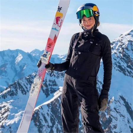 上海龙凤花坛：魔都纷繁娱乐场所中的欢乐与刺激