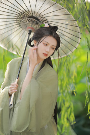 上海千花论坛：绚丽的千花丛中，传递着人生的美丽